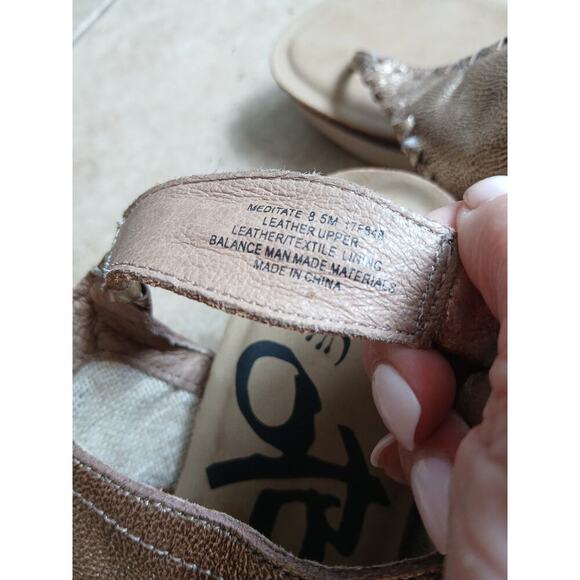 OTBT Meditate Gold Metallic Leather Women 6.5 Slingback Platform Wedge Sandal - Picture 8 of 8